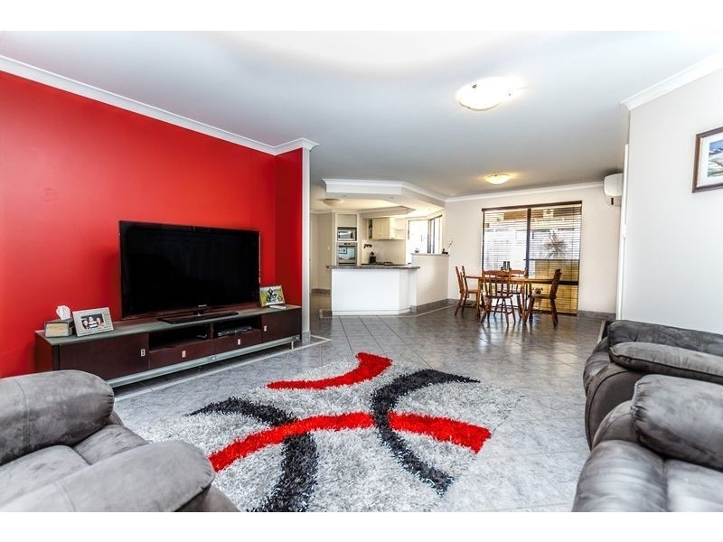 10 Montego Way, Halls Head WA 6210