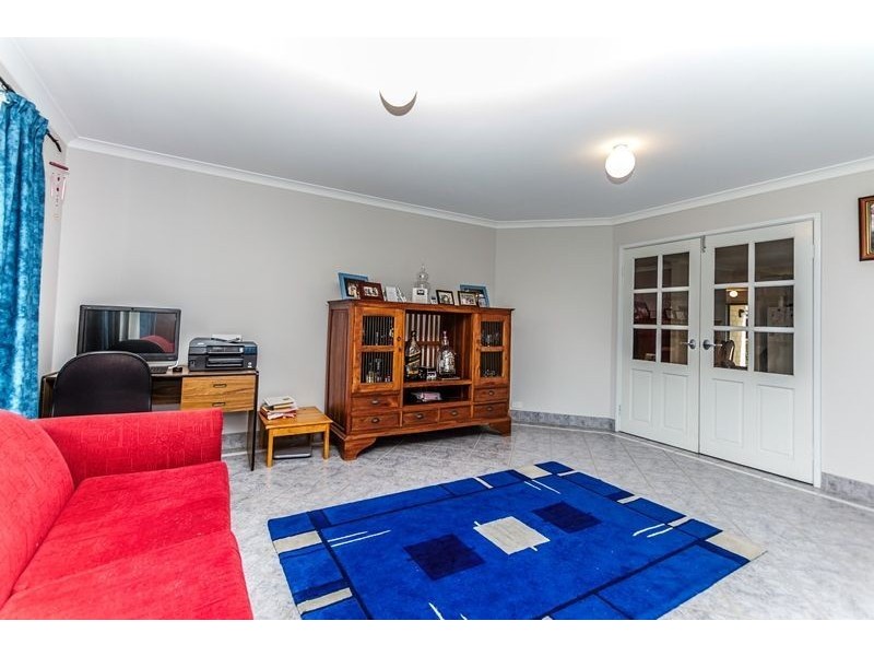 10 Montego Way, Halls Head WA 6210