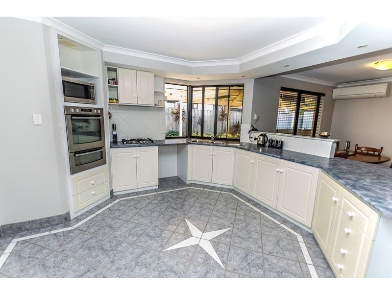 10 Montego Way, Halls Head WA 6210
