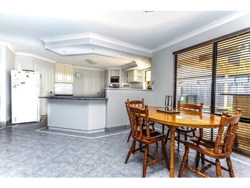 10 Montego Way, Halls Head WA 6210