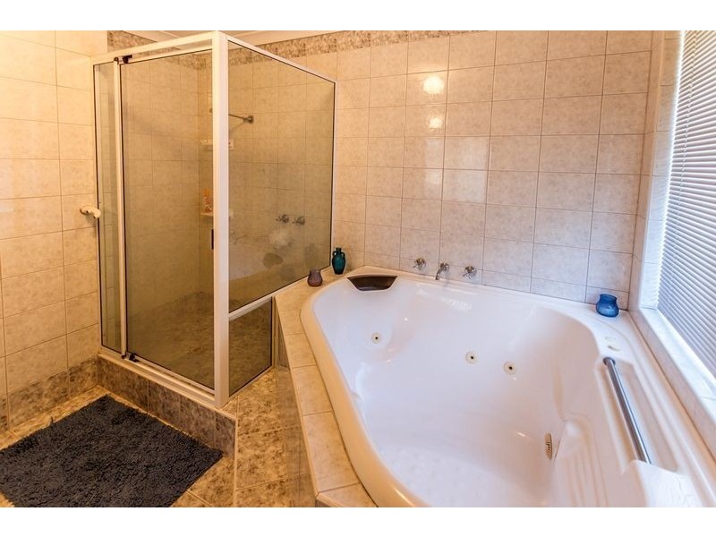 10 Montego Way, Halls Head WA 6210
