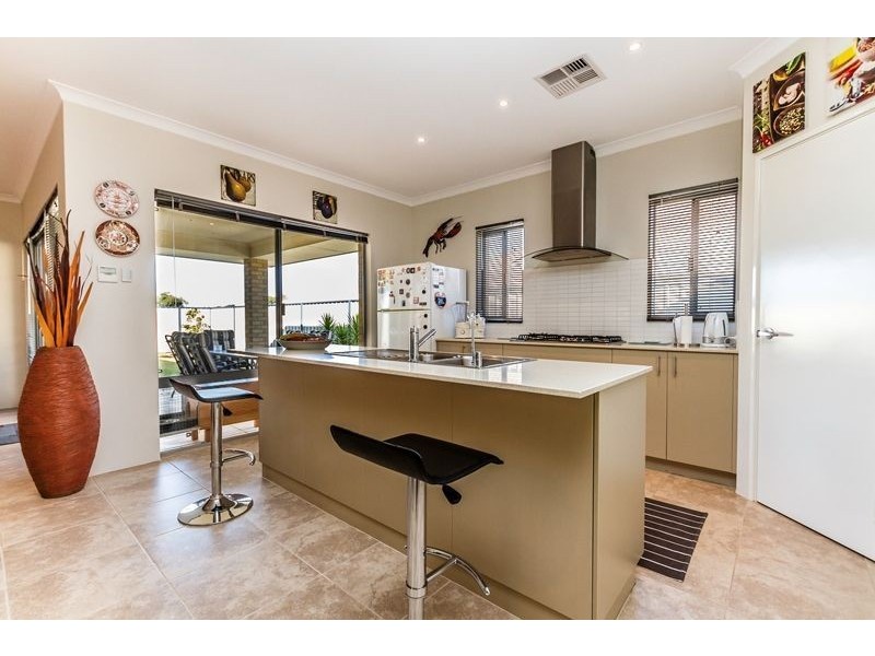 28 Still Meadow Turn, Meadow Springs WA 6210