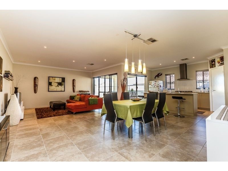 28 Still Meadow Turn, Meadow Springs WA 6210