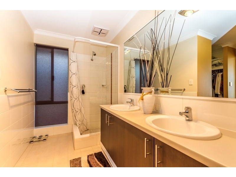 28 Still Meadow Turn, Meadow Springs WA 6210