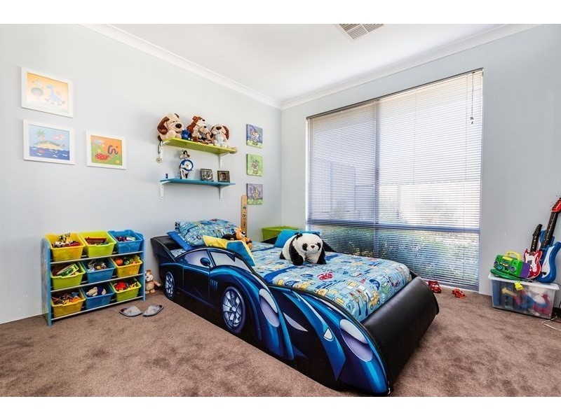 28 Still Meadow Turn, Meadow Springs WA 6210