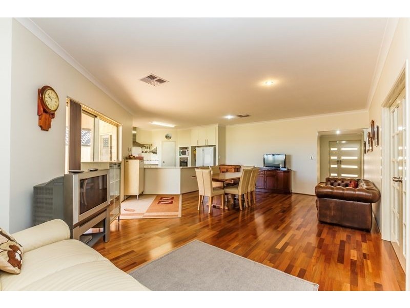 73 Cawana Parkway, Lakelands WA 6180