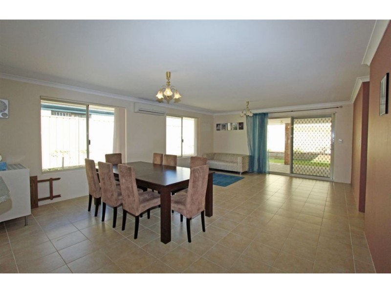 810 Warburton Trail, Lakelands WA 6180