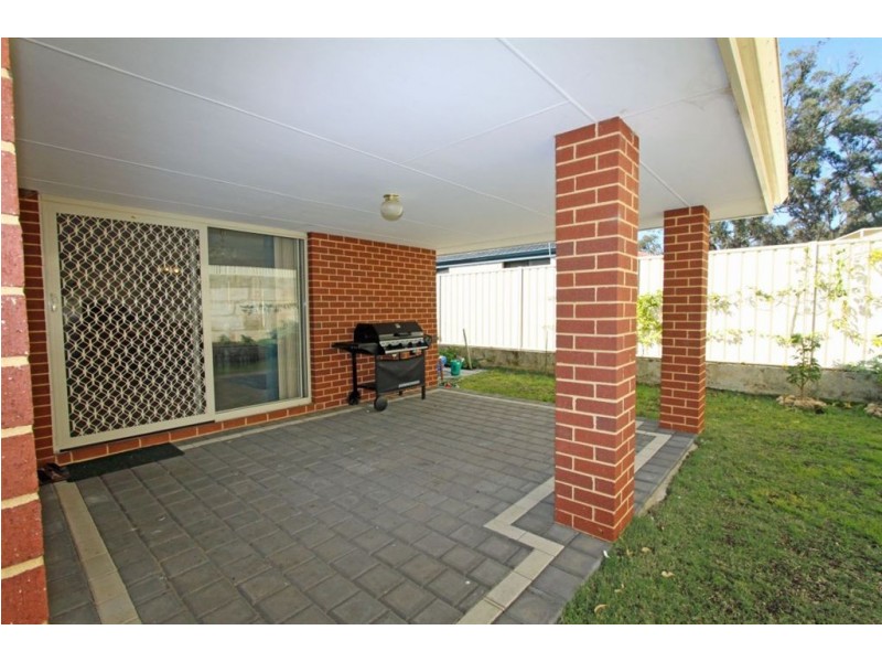 810 Warburton Trail, Lakelands WA 6180