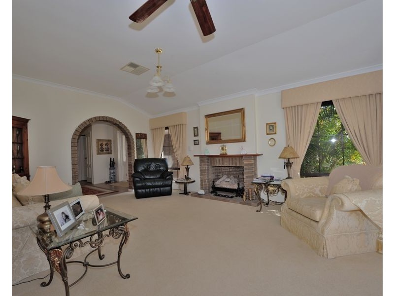 6 Bangalay Court, Halls Head WA 6210