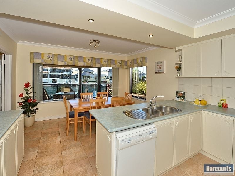 20 Santavea Mews, Halls Head WA 6210