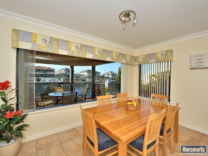 20 Santavea Mews, Halls Head WA 6210