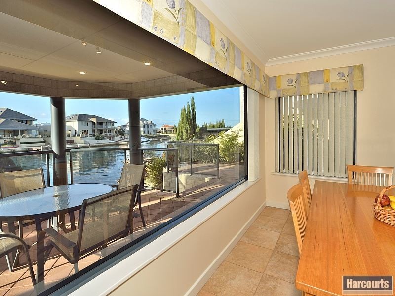 20 Santavea Mews, Halls Head WA 6210