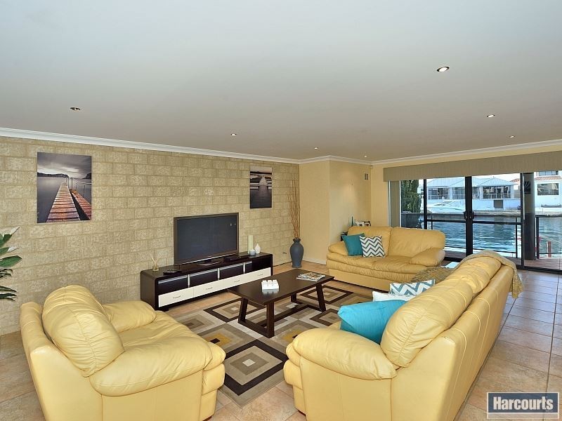 20 Santavea Mews, Halls Head WA 6210