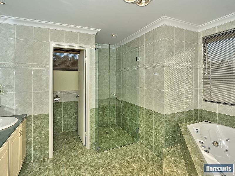 20 Santavea Mews, Halls Head WA 6210