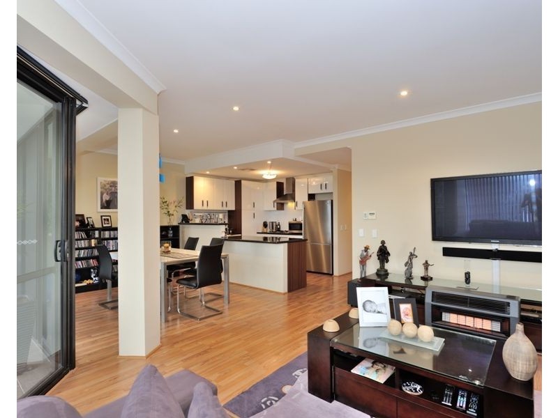 4/15 Davey Street, Mandurah WA 6210