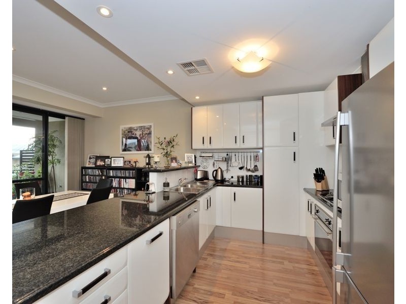 4/15 Davey Street, Mandurah WA 6210