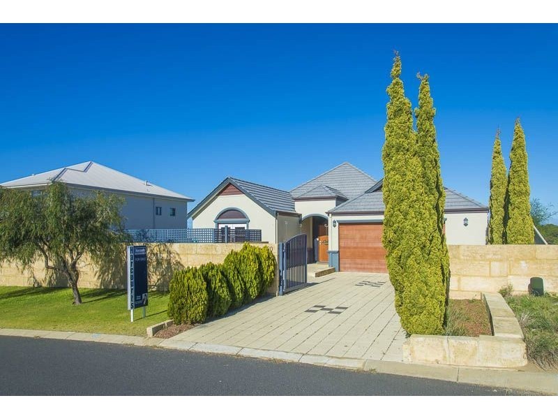 30 Spoonbill Retreat, Wannanup WA 6210