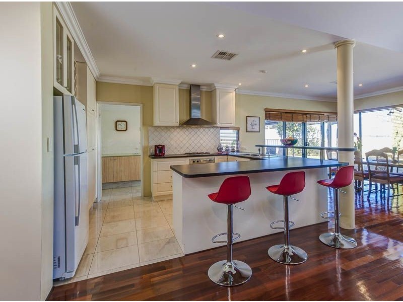 30 Spoonbill Retreat, Wannanup WA 6210