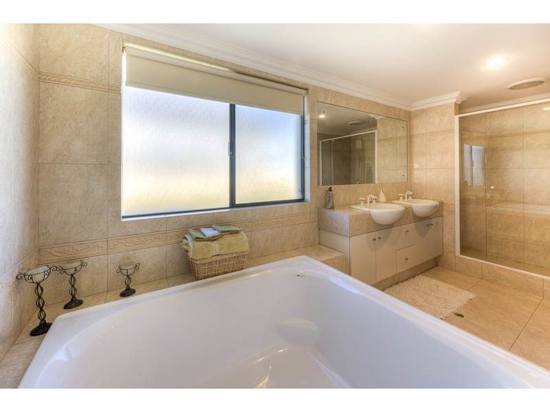 30 Spoonbill Retreat, Wannanup WA 6210
