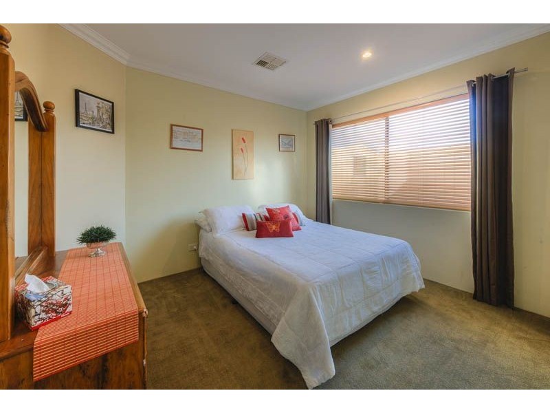 30 Spoonbill Retreat, Wannanup WA 6210