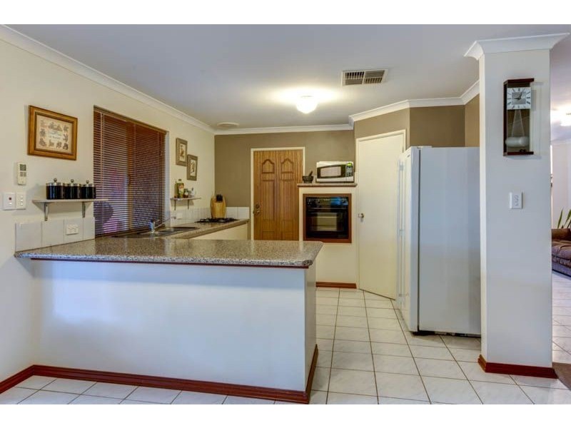 5 Lilac Green, Halls Head WA 6210