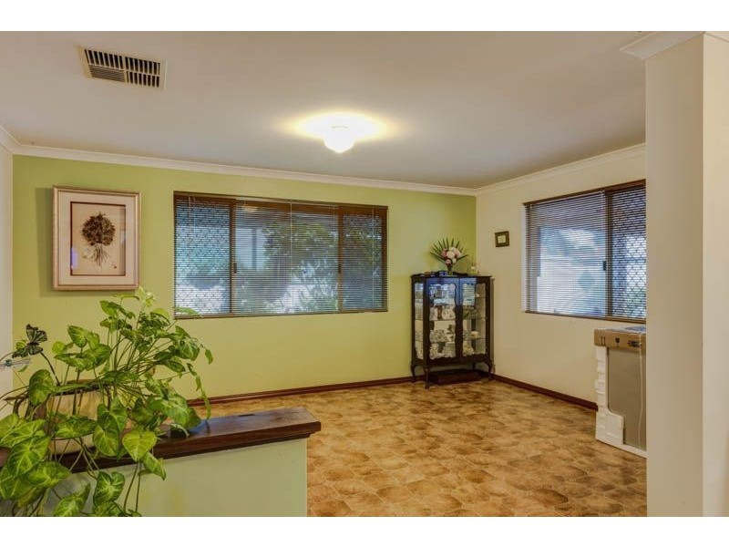 5 Lilac Green, Halls Head WA 6210