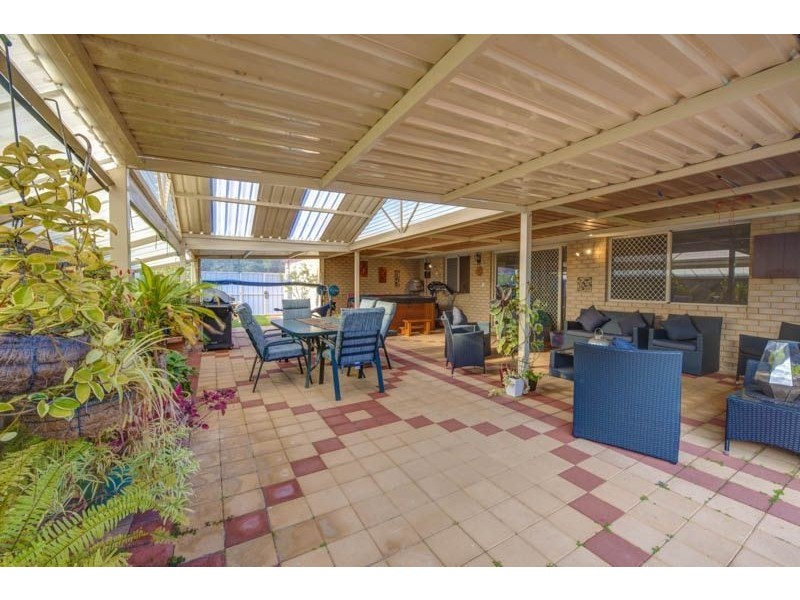 5 Lilac Green, Halls Head WA 6210