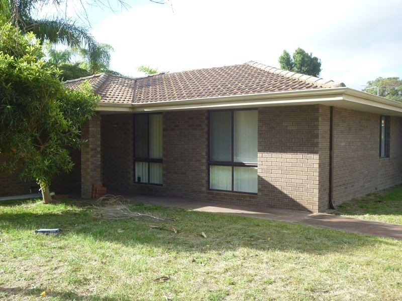 1/2 Sandalwood Parade, Halls Head WA 6210