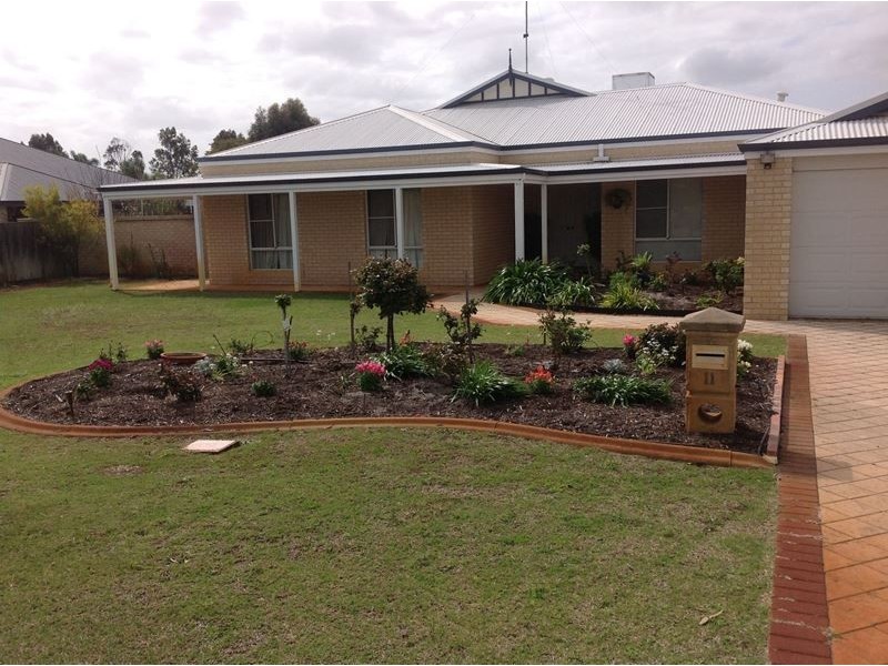 11 Midsummer Circle, Pinjarra WA 6208