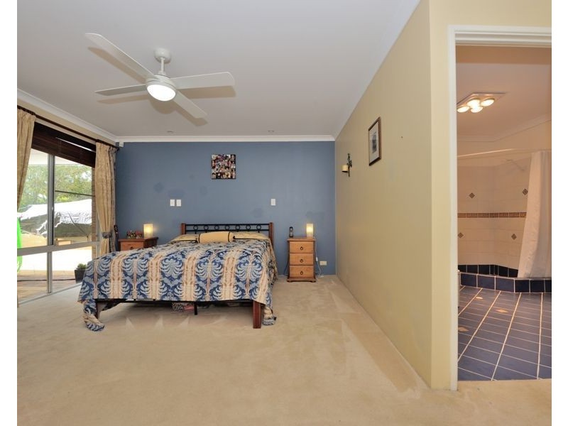 11 Midsummer Circle, Pinjarra WA 6208