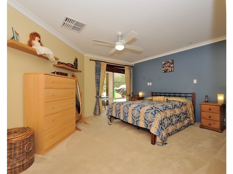 11 Midsummer Circle, Pinjarra WA 6208