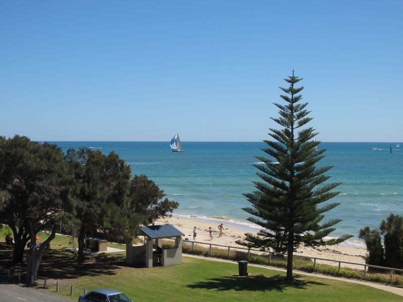 15/11 Halls Head Parade, Halls Head WA 6210