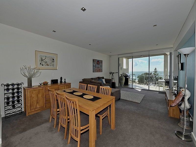 15/11 Halls Head Parade, Halls Head WA 6210