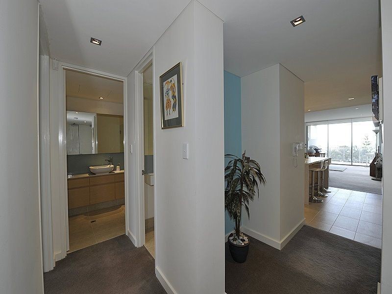 15/11 Halls Head Parade, Halls Head WA 6210