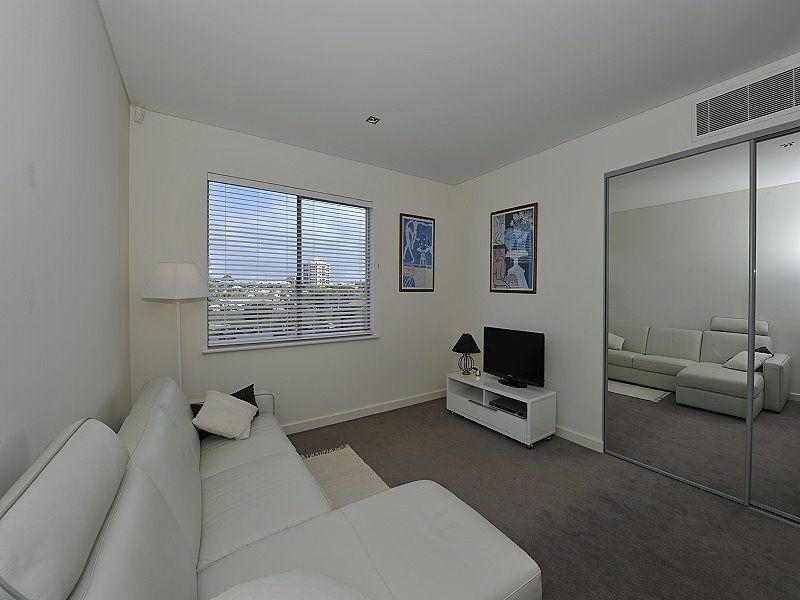 15/11 Halls Head Parade, Halls Head WA 6210