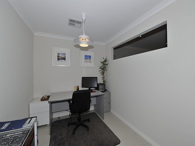 8 Merimbula Way, Secret Harbour WA 6173