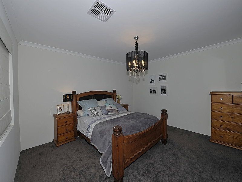 8 Merimbula Way, Secret Harbour WA 6173