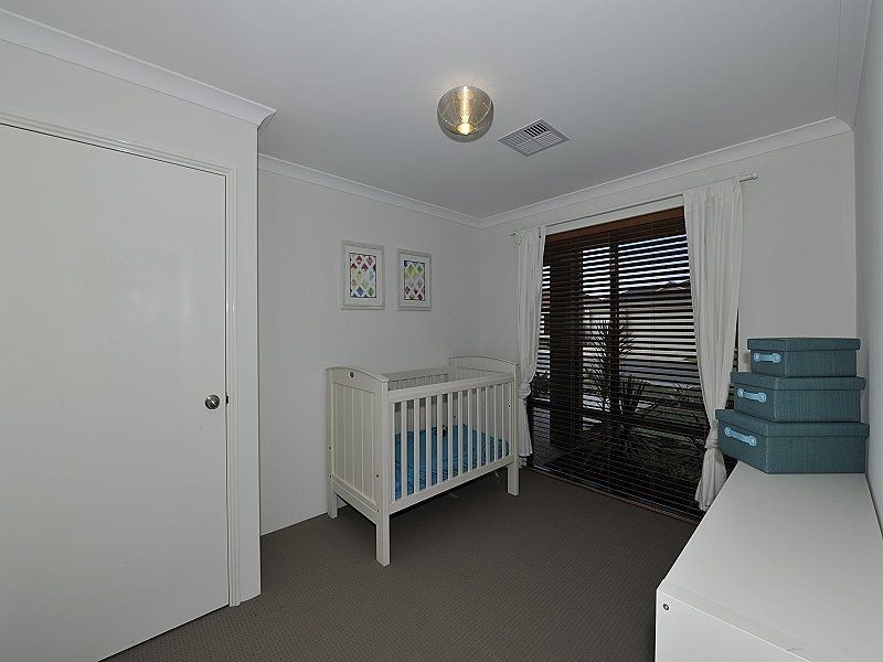 8 Merimbula Way, Secret Harbour WA 6173