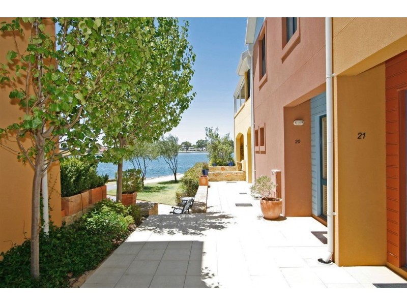 21/19 San Marco Quays, Halls Head WA 6210