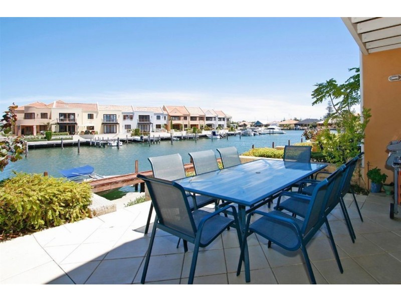 21/19 San Marco Quays, Halls Head WA 6210