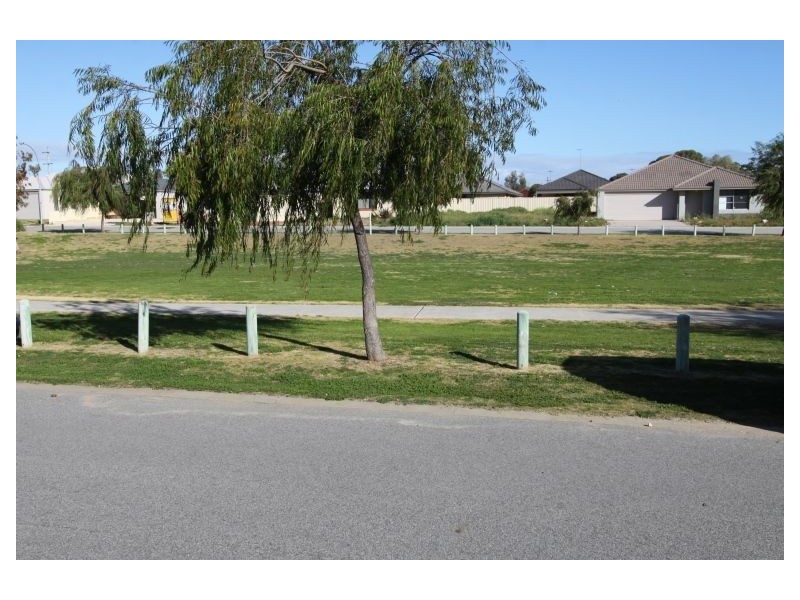 9 Bindak Brace, Greenfields WA 6210