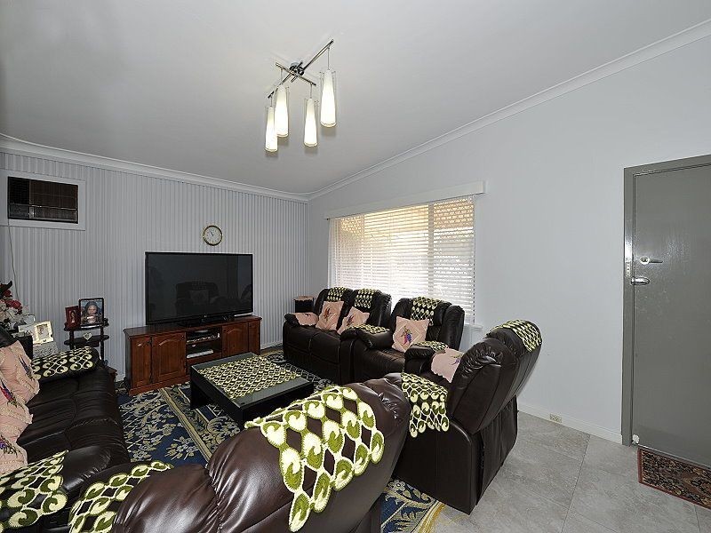 25 Gillark Street, Dudley Park WA 6210