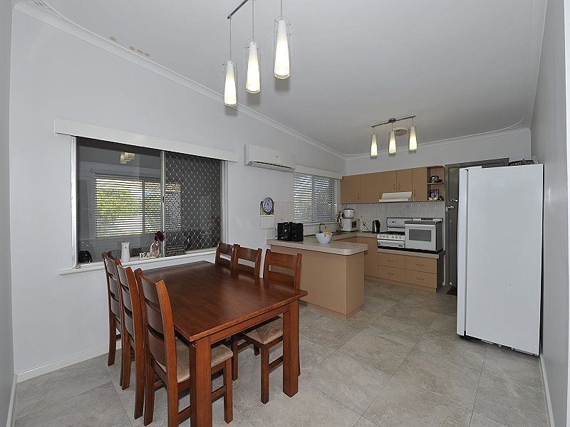 25 Gillark Street, Dudley Park WA 6210