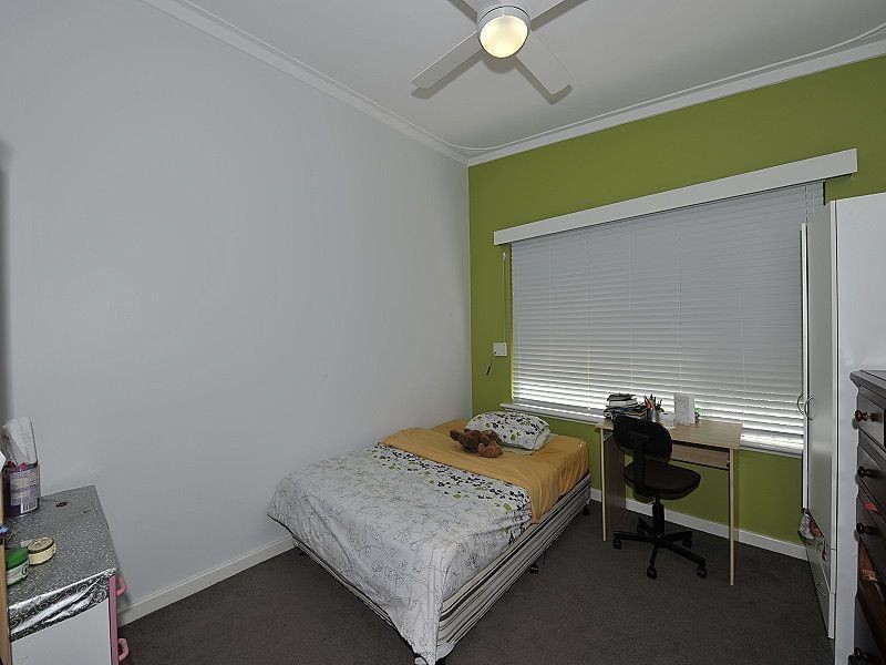 25 Gillark Street, Dudley Park WA 6210