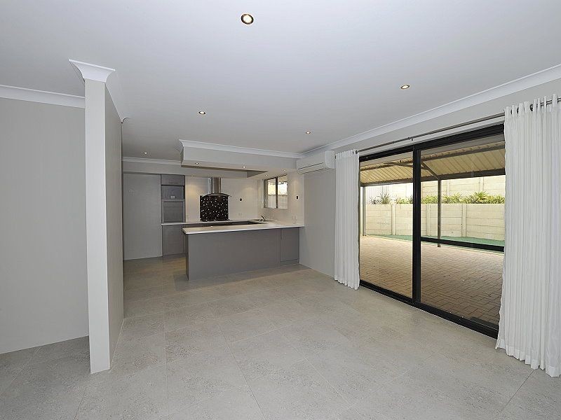 19 Collier Street, Silver Sands WA 6210