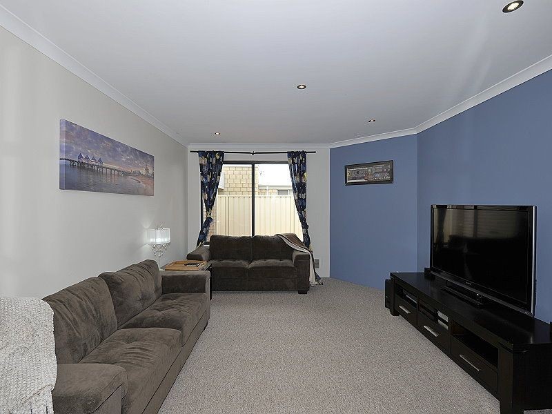 31 Lord Hobart Drive, Madora Bay WA 6210