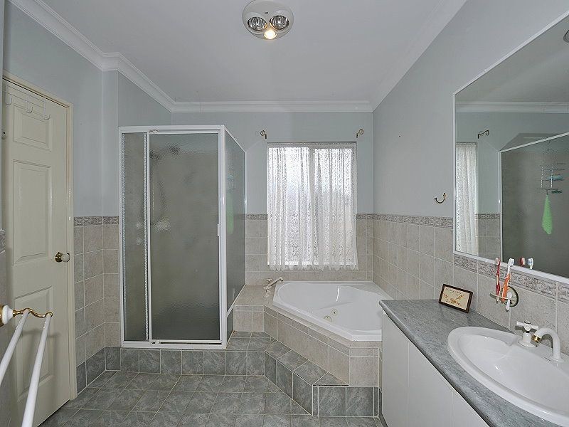 37 Mariners Cove Drive, Dudley Park WA 6210