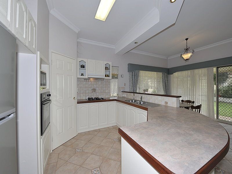 37 Mariners Cove Drive, Dudley Park WA 6210