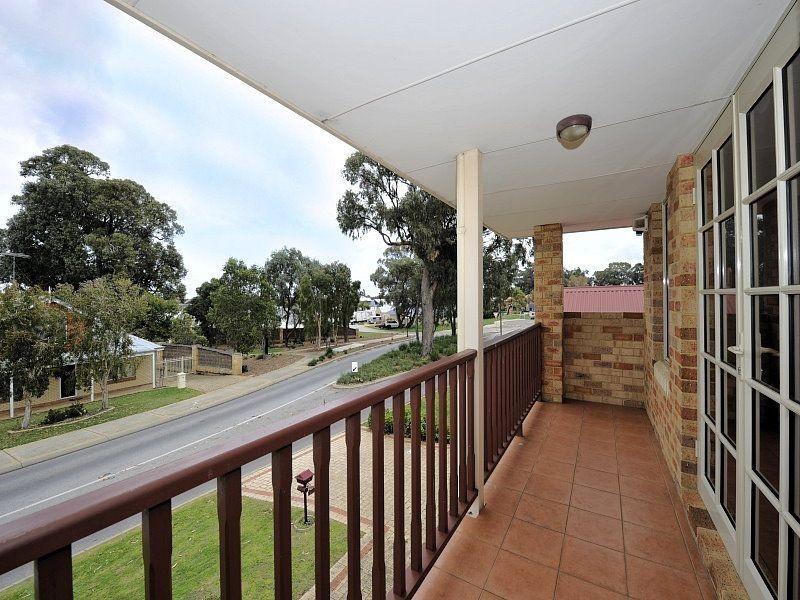 37 Mariners Cove Drive, Dudley Park WA 6210