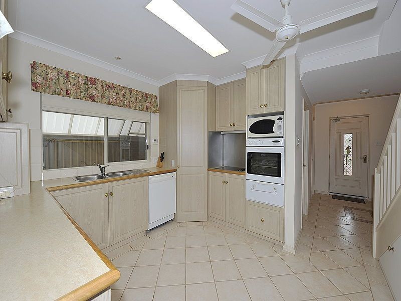 15 Myrtle Turn, Greenfields WA 6210